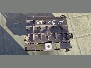 bontott PEUGEOT 308 Biztosítéktábla Motortér