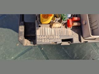 bontott PEUGEOT 308 Biztosítéktábla Motortér