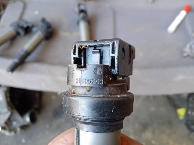 bontott PEUGEOT 308 Gyújtótrafó Szett