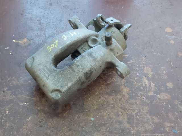 bontott PEUGEOT 308 Jobb hátsó Féknyereg Munkahengerrel