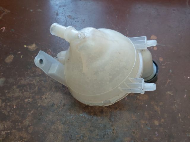 bontott PEUGEOT 308 Kiegyenlítő Tartály