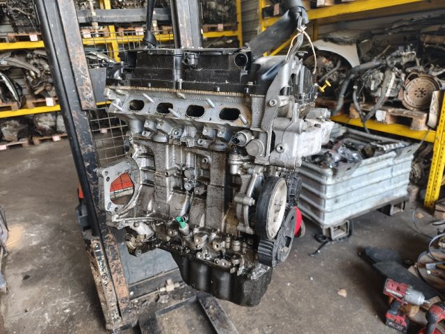 bontott PEUGEOT 308 Motor (Fűzött blokk hengerfejjel)