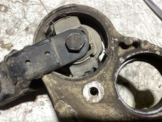 bontott PEUGEOT 308 Motor Tartó Bak (Fém)