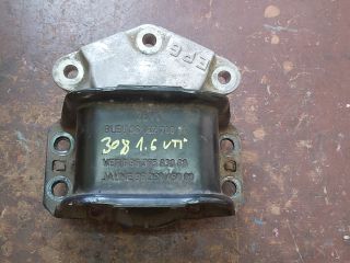 bontott PEUGEOT 308 Motor Tartó Bak Jobb