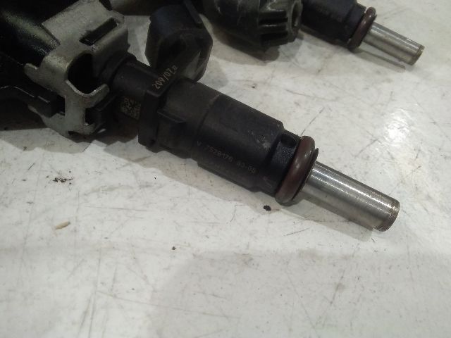 bontott PEUGEOT 308 Porlasztó (1 db)