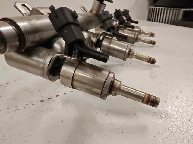 bontott PEUGEOT 308 Porlasztó (1 db)