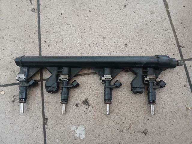 bontott PEUGEOT 308 Porlasztó Sor / Híd