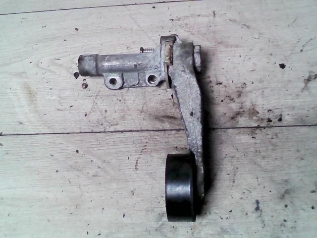 bontott PEUGEOT 308 Szíjfeszítő Görgő