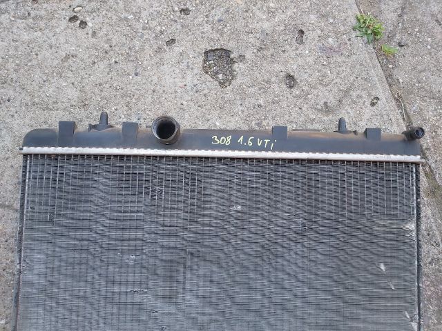 bontott PEUGEOT 308 Vízhűtő Radiátor (Klímás)