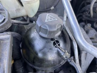 bontott PEUGEOT 308 Kiegyenlítő Tartály