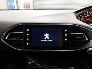 bontott PEUGEOT 308 Bal első Lengőkar