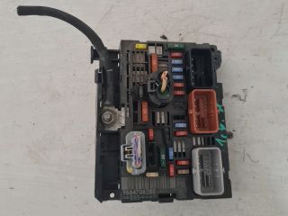 bontott PEUGEOT 308 Biztosítéktábla Motortér