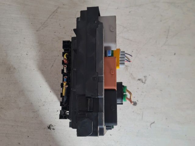 bontott PEUGEOT 308 Biztosítéktábla Motortér