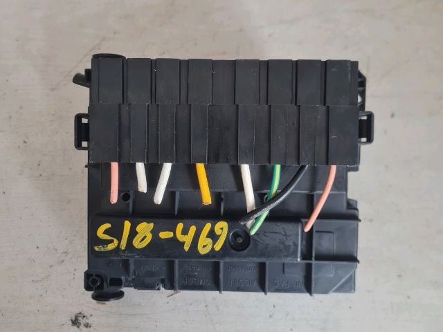 bontott PEUGEOT 308 Biztosítéktábla Motortér