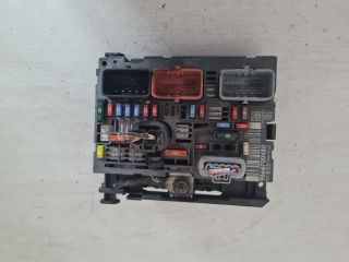 bontott PEUGEOT 308 Biztosítéktábla Motortér