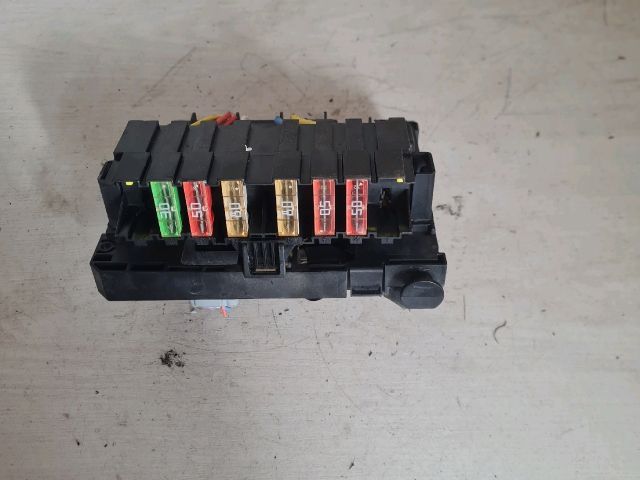 bontott PEUGEOT 308 Biztosítéktábla Motortér