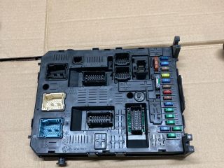 bontott PEUGEOT 308 Biztosítéktábla Motortér