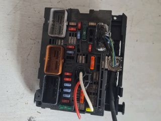 bontott PEUGEOT 308 Biztosítéktábla Motortér