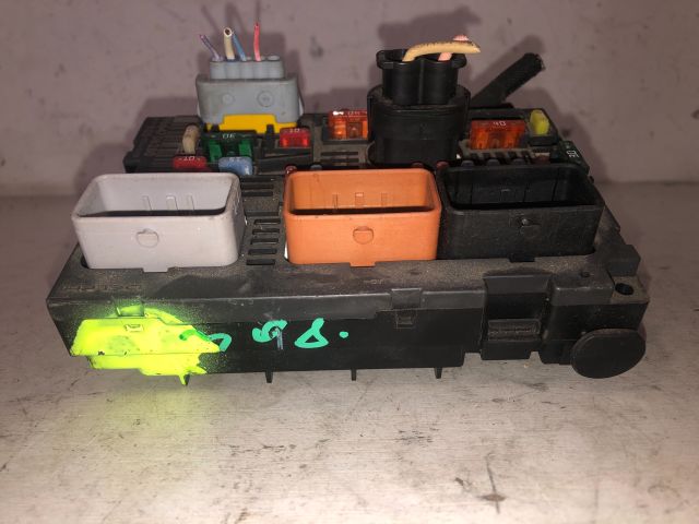 bontott PEUGEOT 308 Biztosítéktábla Motortér