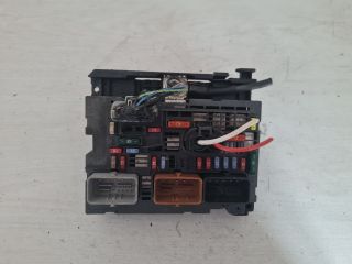 bontott PEUGEOT 308 Biztosítéktábla Motortér
