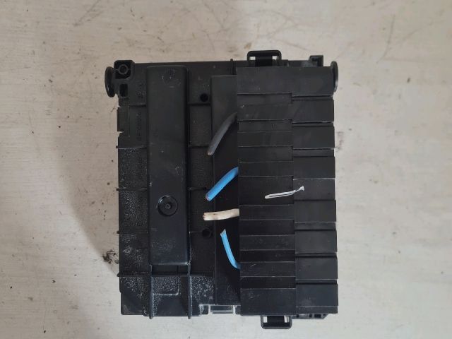 bontott PEUGEOT 308 Biztosítéktábla Motortér