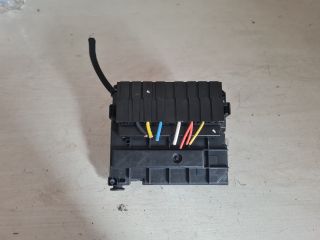 bontott PEUGEOT 308 Biztosítéktábla Motortér