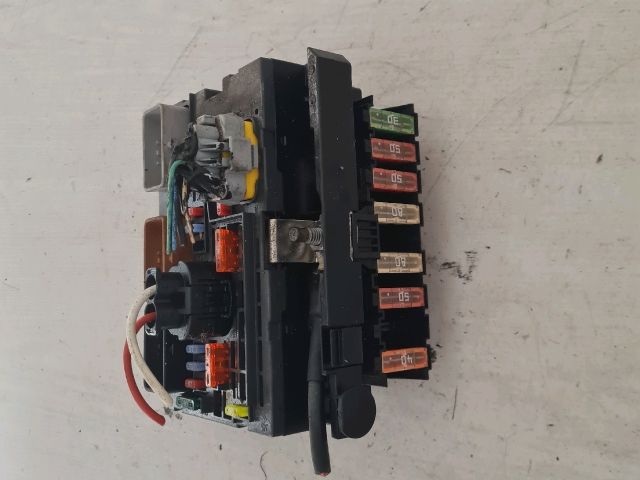 bontott PEUGEOT 308 Biztosítéktábla Motortér