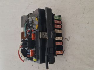 bontott PEUGEOT 308 Biztosítéktábla Motortér