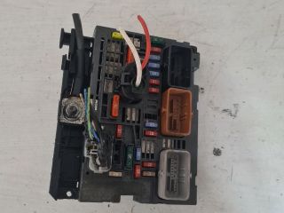 bontott PEUGEOT 308 Biztosítéktábla Motortér