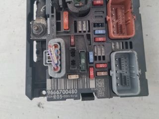 bontott PEUGEOT 308 Biztosítéktábla Motortér