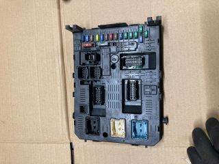 bontott PEUGEOT 308 Biztosítéktábla Motortér