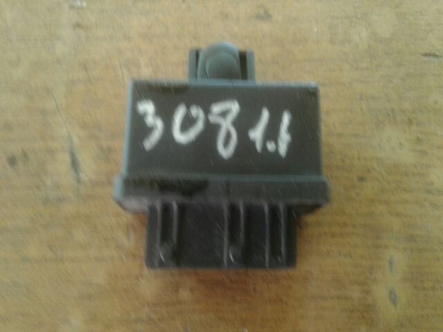 bontott PEUGEOT 308 Fő Relé