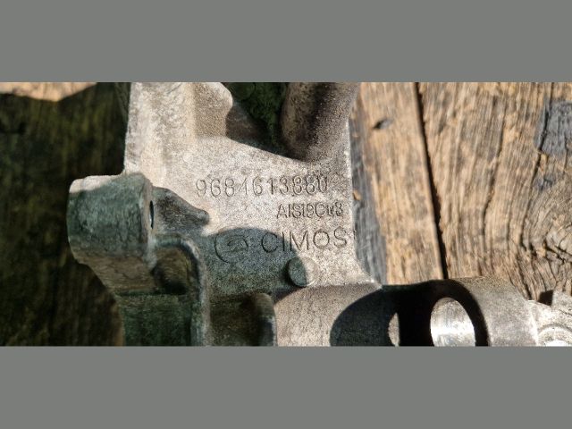 bontott PEUGEOT 308 Generátor Tartó Bak