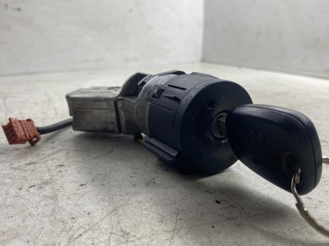 bontott PEUGEOT 308 Gyújtáskapcsoló