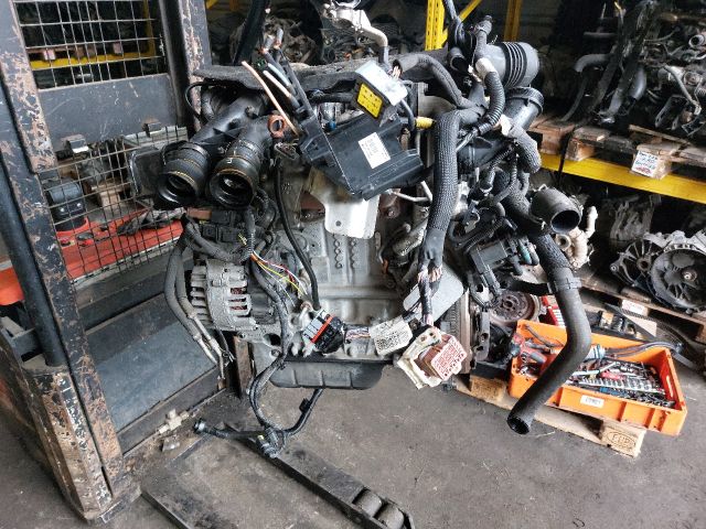 bontott PEUGEOT 308 Komplett Motor (Segédberendezésekkel)