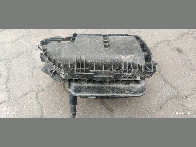 bontott PEUGEOT 308 Légszűrő Ház