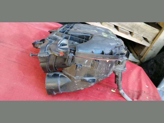 bontott PEUGEOT 308 Légszűrő Ház