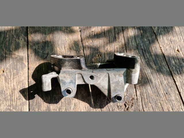 bontott PEUGEOT 308 Motor Tartó Bak (Fém)