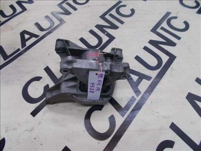 bontott PEUGEOT 308 Motor Tartó Bak (Fém)