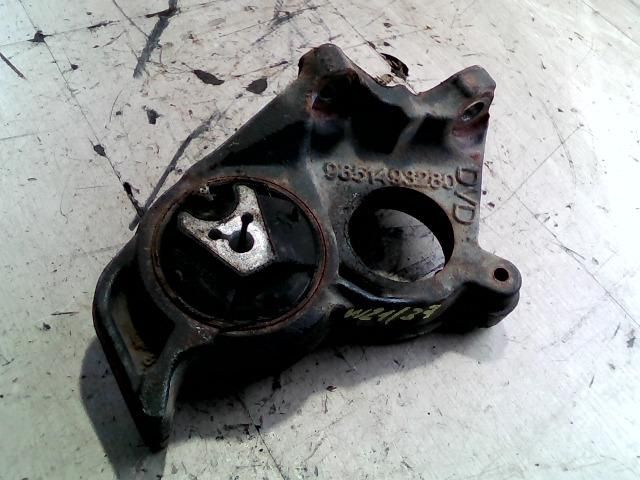 bontott PEUGEOT 308 Motor Tartó Bak (Fém)