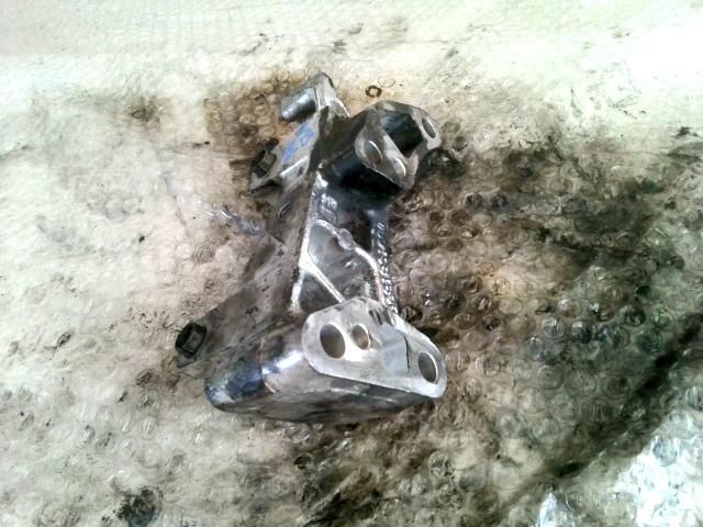 bontott PEUGEOT 308 Motor Tartó Bak (Fém)