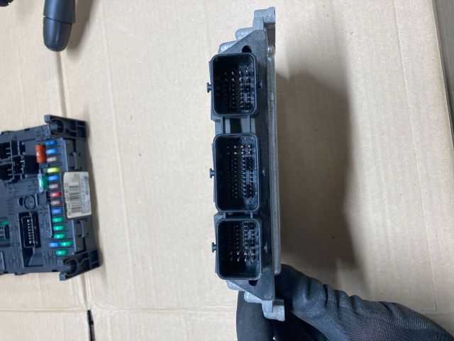 bontott PEUGEOT 308 Motorvezérlő