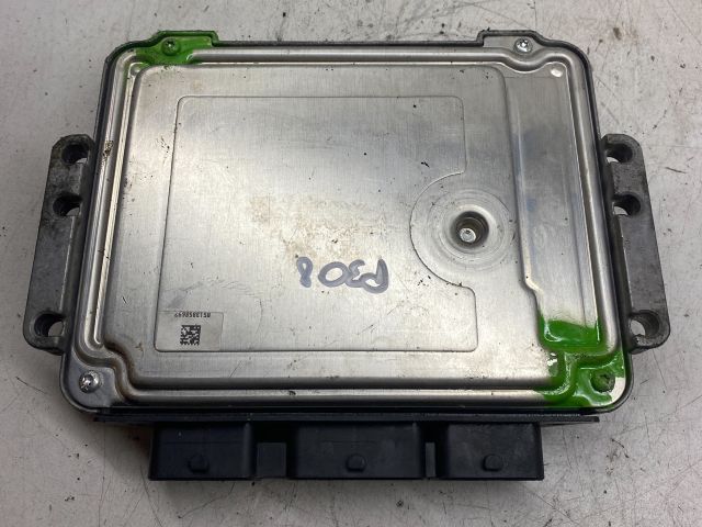 bontott PEUGEOT 308 Motorvezérlő