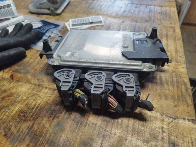 bontott PEUGEOT 308 Motorvezérlő