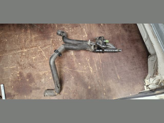bontott PEUGEOT 308 Termosztátház Csővel