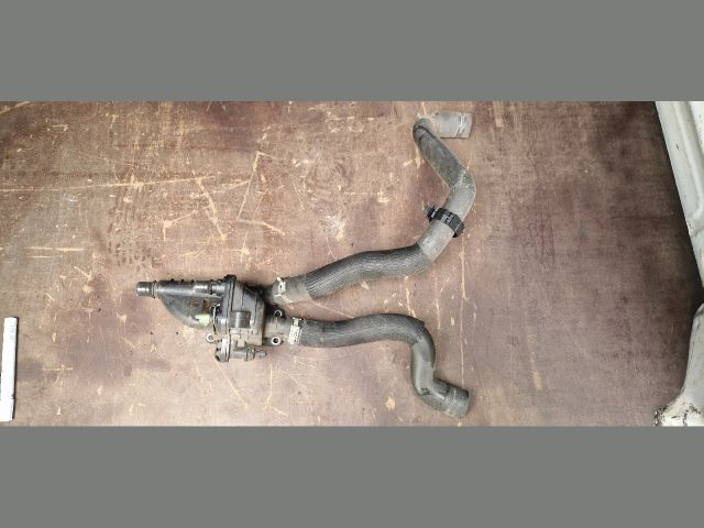 bontott PEUGEOT 308 Termosztátház Csővel