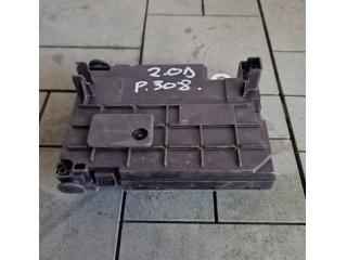 bontott PEUGEOT 308 Biztosítéktábla Motortér