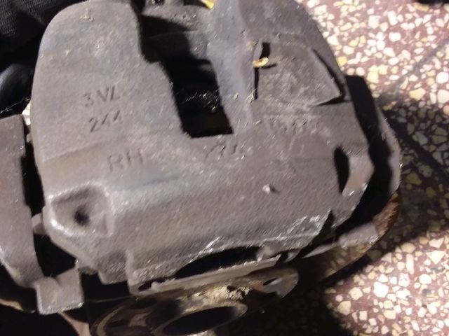 bontott PEUGEOT 308 Jobb első Féknyereg Munkahengerrel