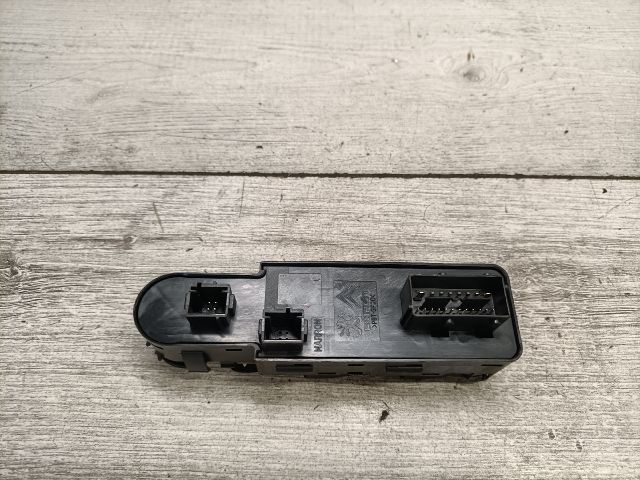 bontott PEUGEOT 308 Ablakemelő és Tükör Kapcsoló