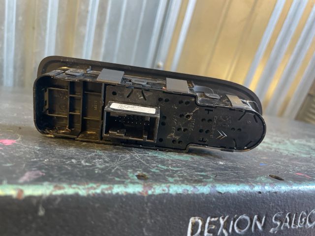 bontott PEUGEOT 308 Ablakemelő Kapcsoló Négyes / Kettes